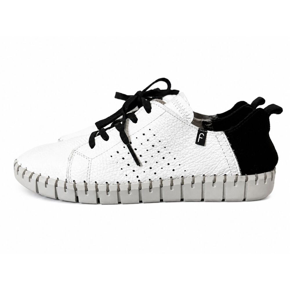 Fabiolas Vida Sadie Leather Sneakers Shoes Womens 38 US 7.5 White Black Spain